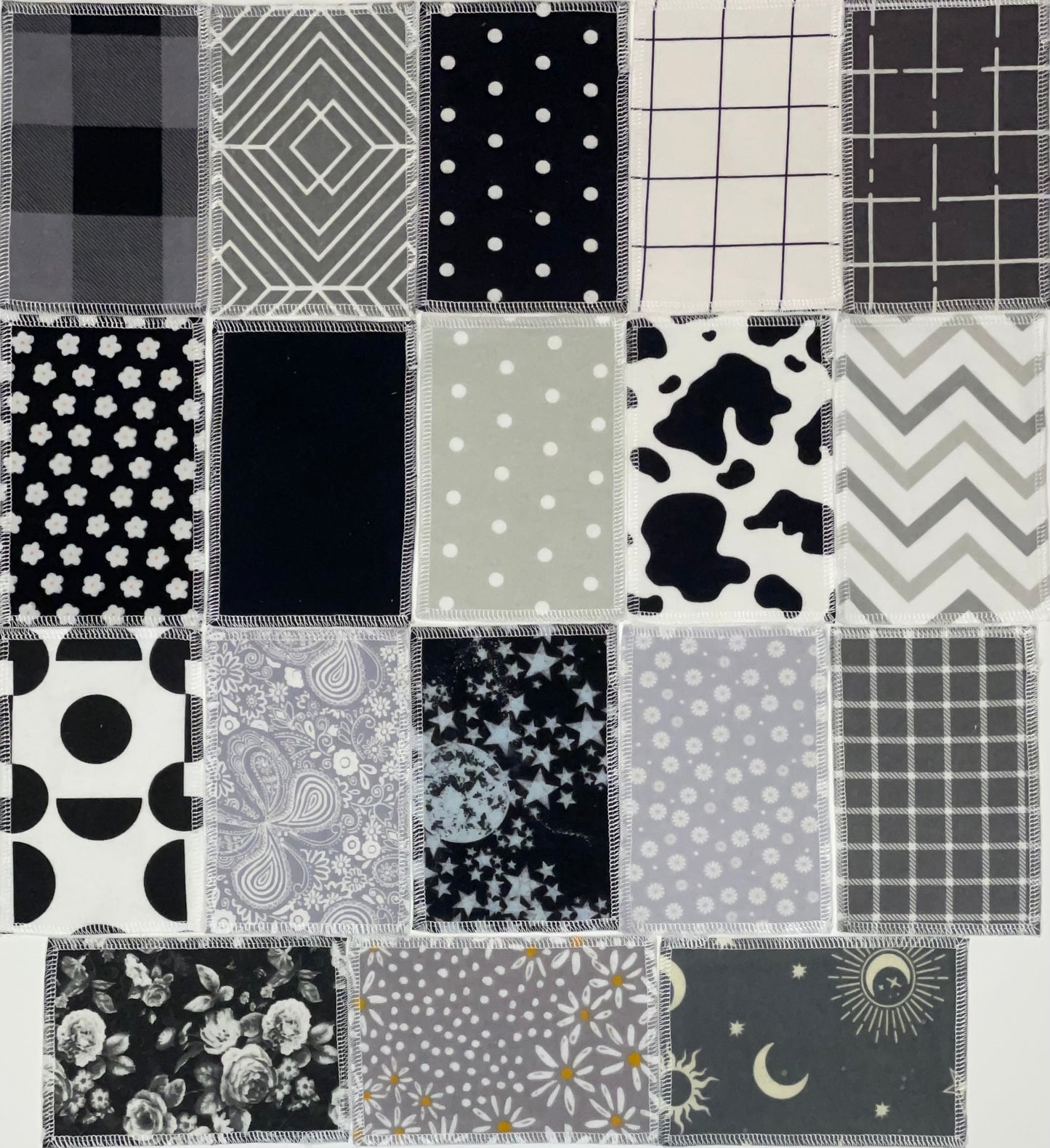 Black and White Reusable Makeup Remover 12 Pack