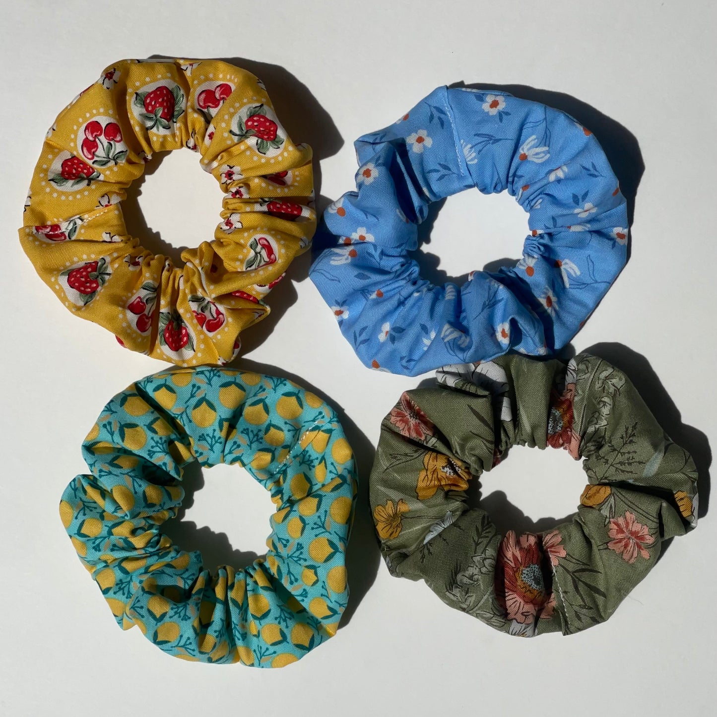 Daisies Scrunchie