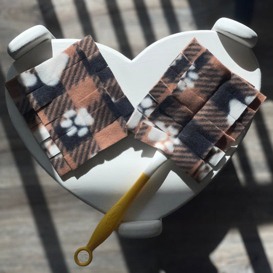 Reusable Duster - Brown/Black Paw Prints