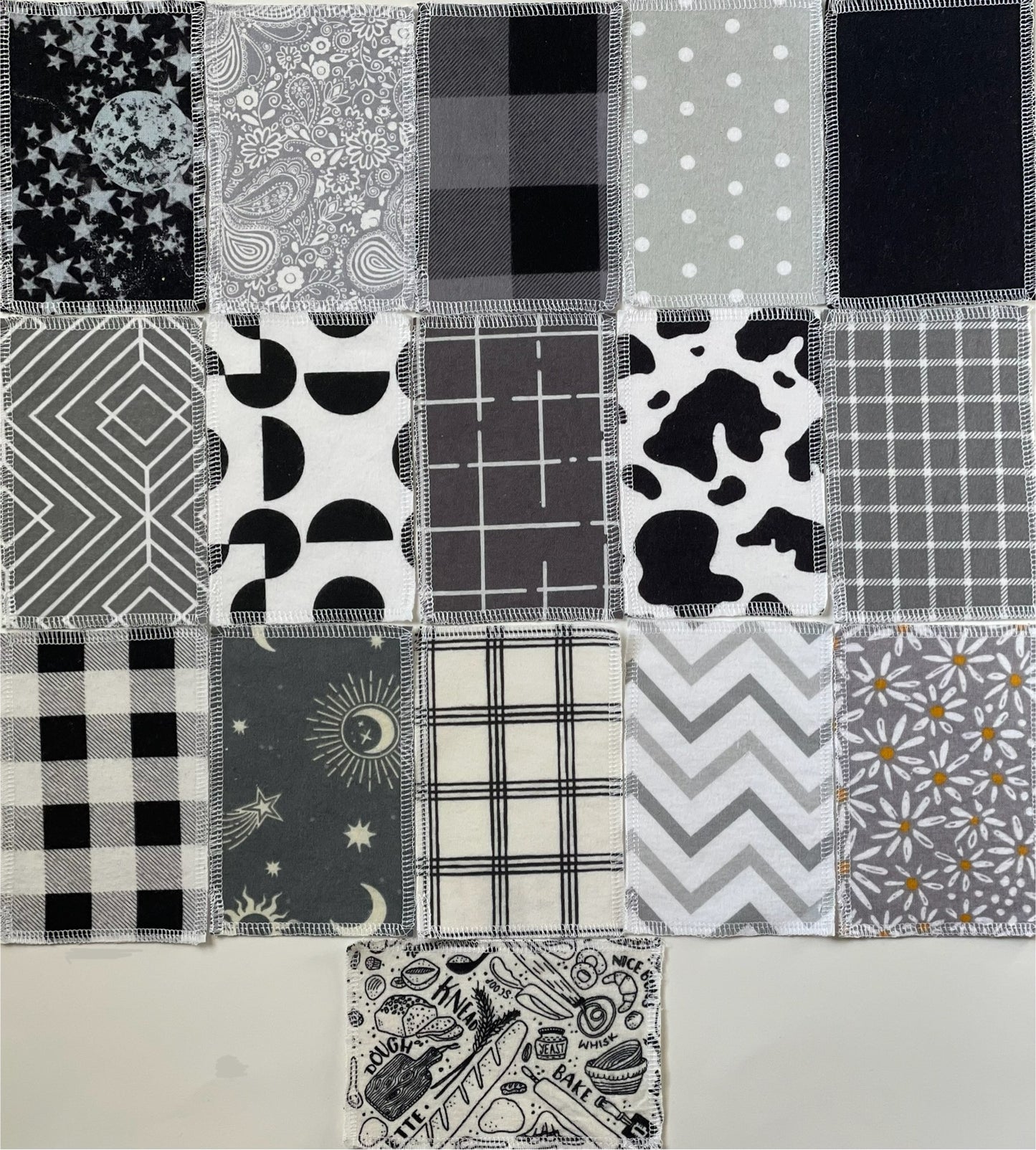 Black and White Reusable Makeup Remover 12 Pack